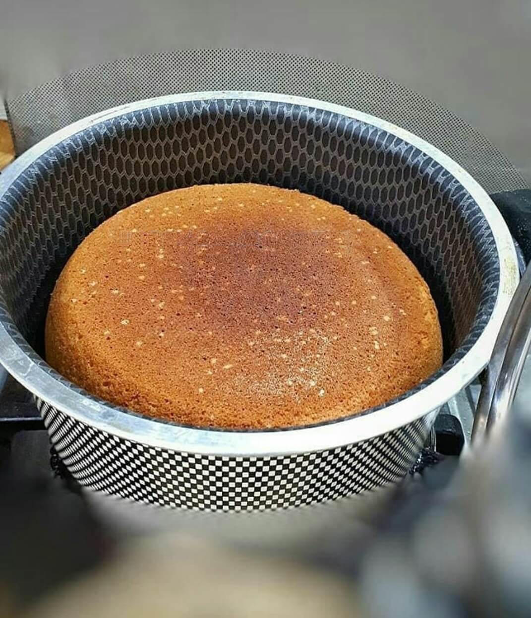 آموزش پخت کیک در قابلمه
