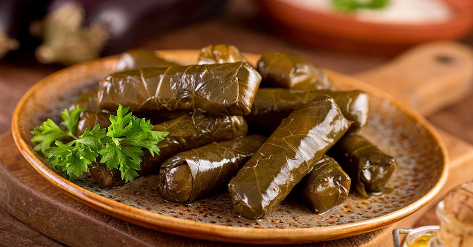 دلمه سبزیجات یک غذای گیاهی سالم و مجلسی است.