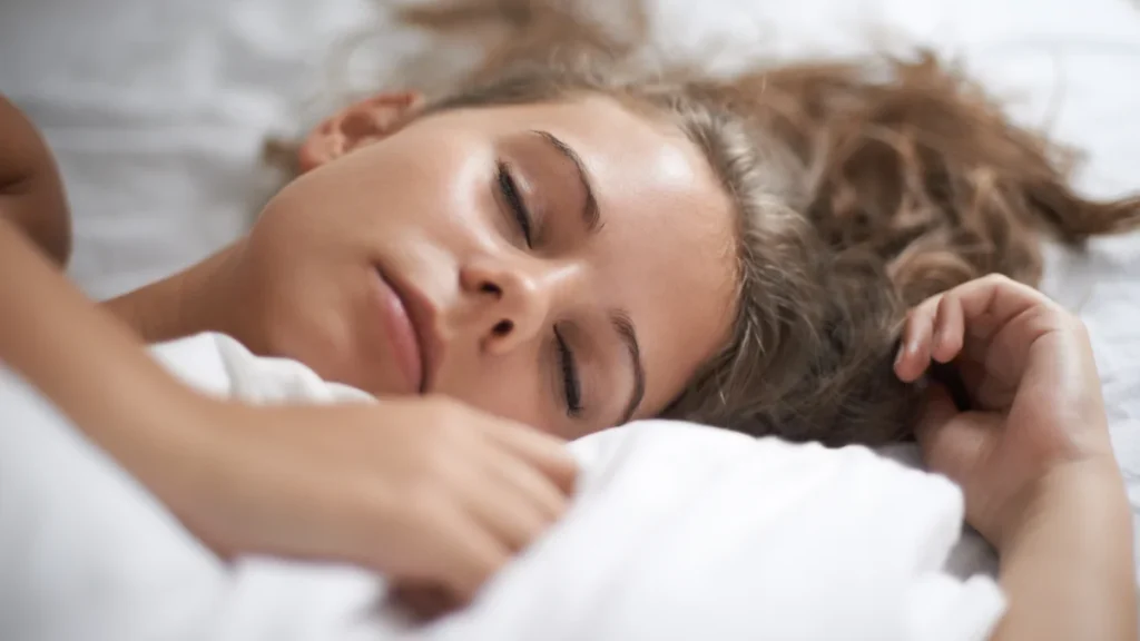 خواب کافی برای داشتن پوست سالم ضروری است.