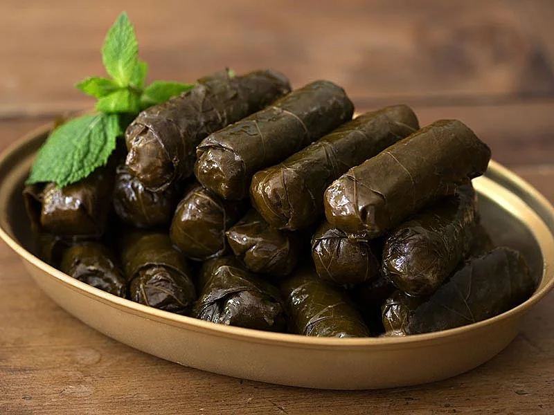 معروفترین غذا محلی آذربایجان، دلمه برگ است.