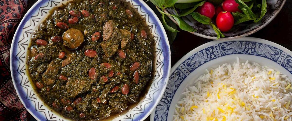 آموزش پخت قورمه سبزی مجلسی: راز و رمزهای یک قورمه جاافتاده و اصیل