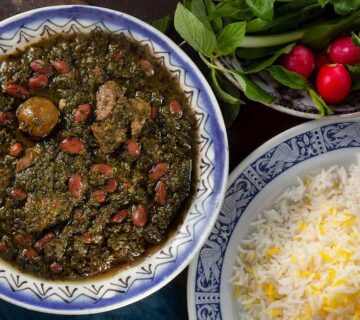 آموزش پخت قورمه سبزی مجلسی: راز و رمزهای یک قورمه جاافتاده و اصیل