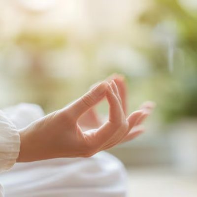 چگونه با مدیتیشن روزانه استرس را کاهش دهیم؟